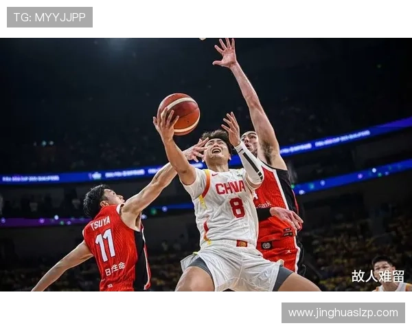 中国男篮在世界杯预选赛中大胜菲律宾 展现强大团队实力