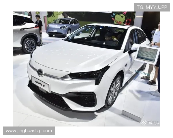 全球电竞格局重塑各大豪门战队鏖战新赛季冠军归属引爆热议