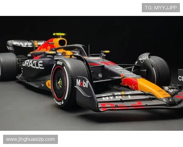 F1新赛季揭幕战:梅赛德斯与红牛展开激烈角逐,车迷期待不容错过的精彩赛事 F1新赛季揭幕战:梅赛德斯与红牛展开激烈角逐,车迷期待不容错过的精彩赛事